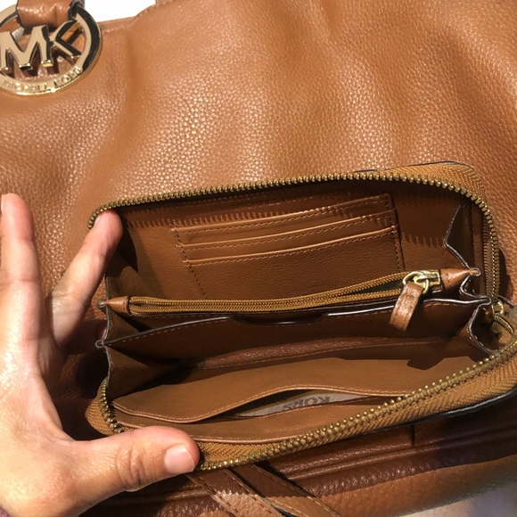 Michael kors bag and wallet - Picture 7 of 7